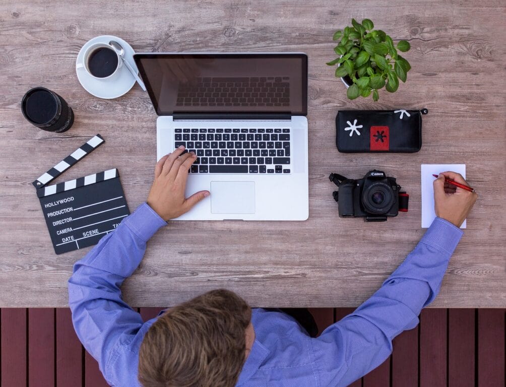 Netflix and Artificial Intelligence: Can this technology improve the work of writers and directors?