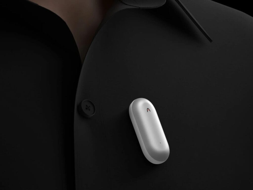 Plaud’s NotePin: The new AI-based device to record conversations